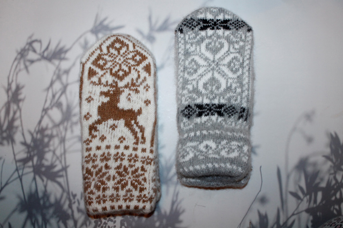 Рукавички женские вязаные, орнамент, треугольные